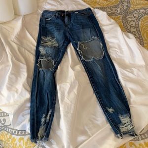 5/$20 Distressed skinny jeans